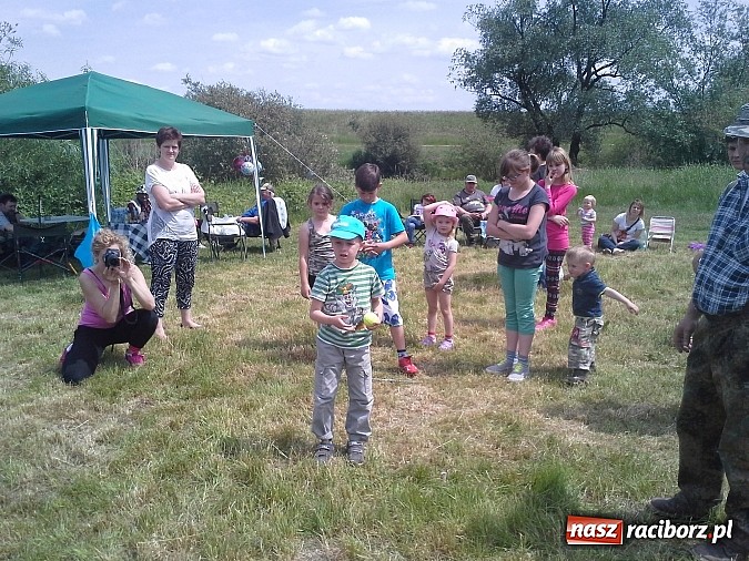 Zdjęcie w galerii na portalu naszraciborz.pl: Zawody wędkarskie na Dzień Dziecka wiadomości z regionu