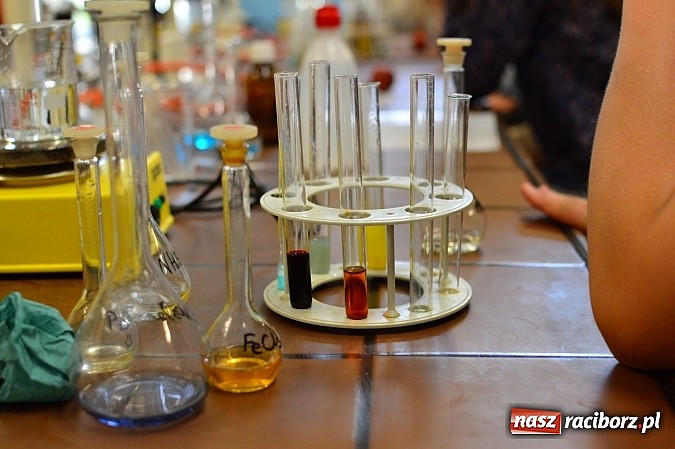 Zdjęcie w galerii na portalu naszraciborz.pl: W Zespole Szkół Zawodowych zorganizowano warsztaty kryminalistyczne dla gimnazjalistów wiadomości z regionu