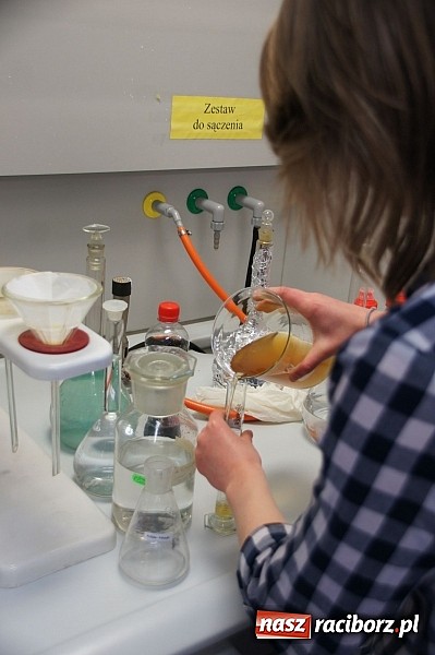 Zdjęcie w galerii na portalu naszraciborz.pl: W Zespole Szkół Zawodowych zorganizowano warsztaty kryminalistyczne dla gimnazjalistów wiadomości z regionu