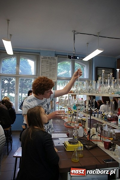 Zdjęcie w galerii na portalu naszraciborz.pl: W Zespole Szkół Zawodowych zorganizowano warsztaty kryminalistyczne dla gimnazjalistów wiadomości z regionu