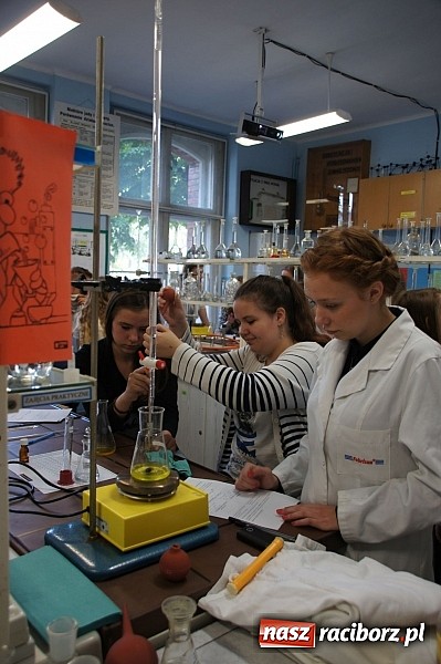 Zdjęcie w galerii na portalu naszraciborz.pl: W Zespole Szkół Zawodowych zorganizowano warsztaty kryminalistyczne dla gimnazjalistów wiadomości z regionu