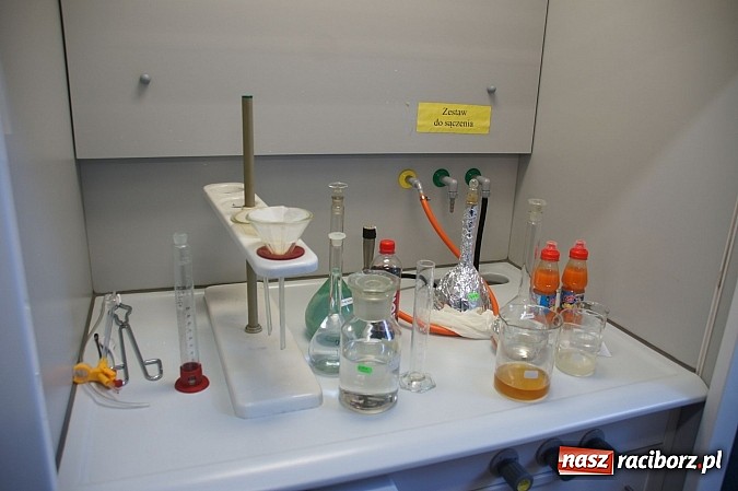 Zdjęcie w galerii na portalu naszraciborz.pl: W Zespole Szkół Zawodowych zorganizowano warsztaty kryminalistyczne dla gimnazjalistów wiadomości z regionu