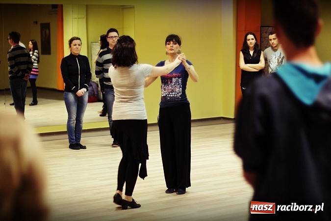 Zdjęcie w galerii na portalu naszraciborz.pl: Przedweselny kurs tańca użytkowego w Studio Tańca La Fiesta wiadomości z regionu