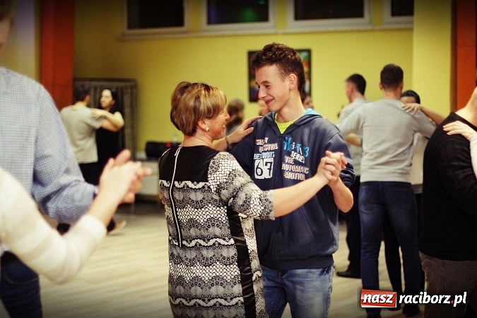 Zdjęcie w galerii na portalu naszraciborz.pl: Przedweselny kurs tańca użytkowego w Studio Tańca La Fiesta wiadomości z regionu