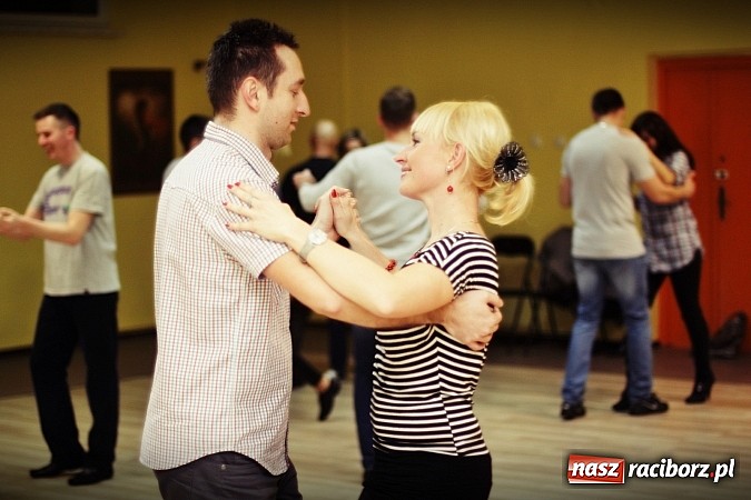 Zdjęcie w galerii na portalu naszraciborz.pl: Przedweselny kurs tańca użytkowego w Studio Tańca La Fiesta wiadomości z regionu