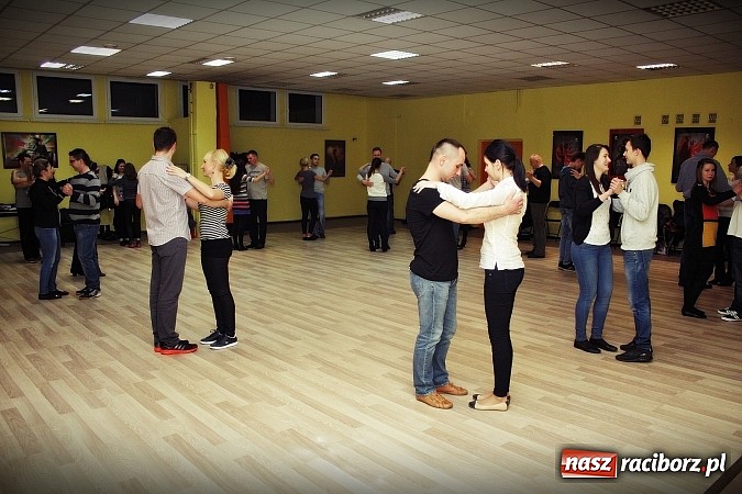 Zdjęcie w galerii na portalu naszraciborz.pl: Przedweselny kurs tańca użytkowego w Studio Tańca La Fiesta wiadomości z regionu