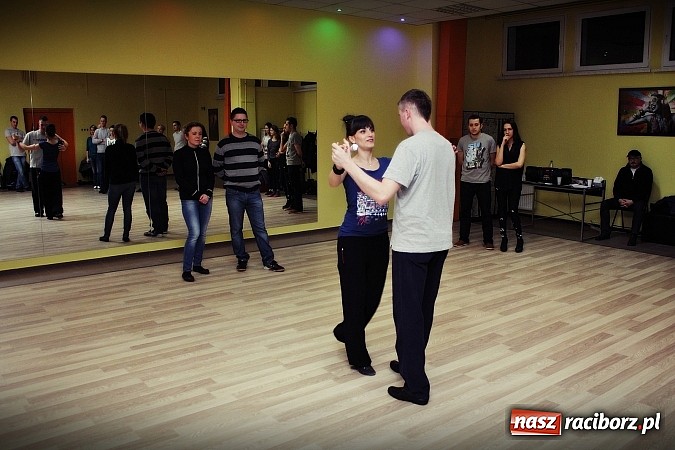 Zdjęcie w galerii na portalu naszraciborz.pl: Przedweselny kurs tańca użytkowego w Studio Tańca La Fiesta wiadomości z regionu
