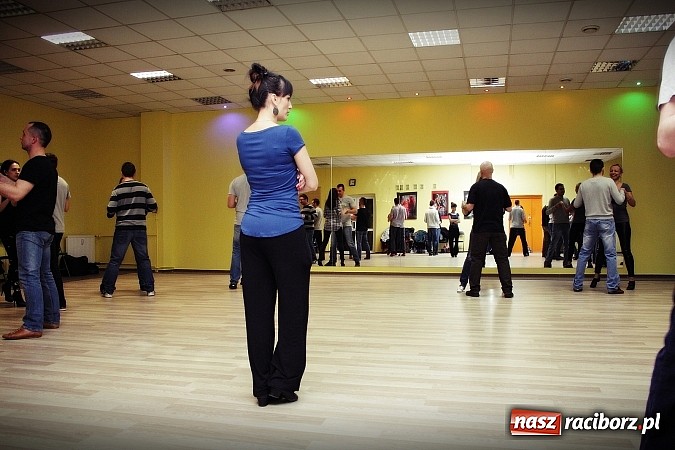 Zdjęcie w galerii na portalu naszraciborz.pl: Przedweselny kurs tańca użytkowego w Studio Tańca La Fiesta wiadomości z regionu