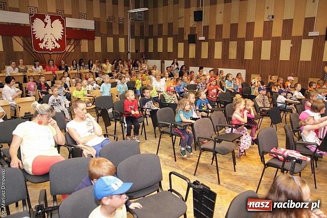Zdjęcie w galerii na portalu naszraciborz.pl: Dzień Dziecka w PWSZ - studenci dla dzieci wiadomości z regionu