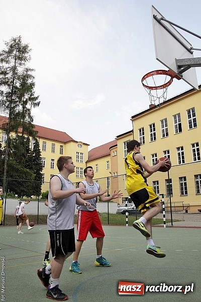 Zdjęcie w galerii na portalu naszraciborz.pl: ZSO 2 Abstynenci najlepsi w turnieju Streetball 2015 w Ekonomiku wiadomości z regionu