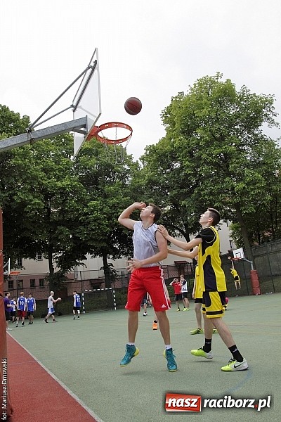 Zdjęcie w galerii na portalu naszraciborz.pl: ZSO 2 Abstynenci najlepsi w turnieju Streetball 2015 w Ekonomiku wiadomości z regionu