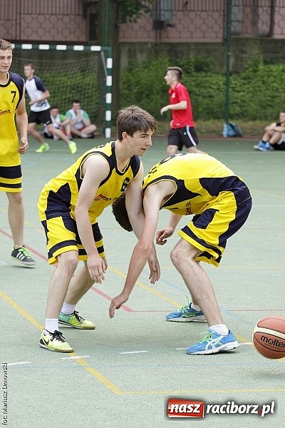 Zdjęcie w galerii na portalu naszraciborz.pl: ZSO 2 Abstynenci najlepsi w turnieju Streetball 2015 w Ekonomiku wiadomości z regionu