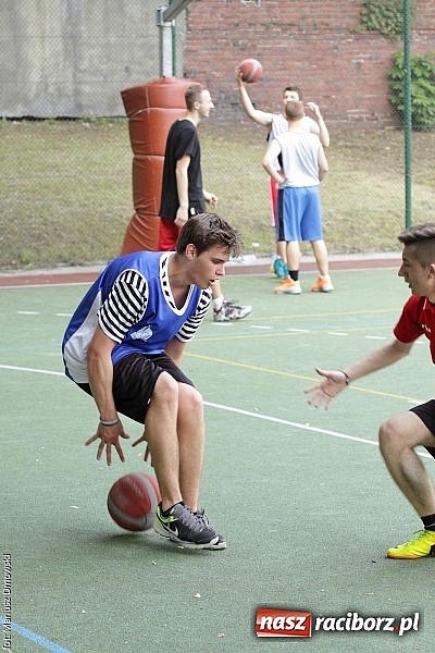Zdjęcie w galerii na portalu naszraciborz.pl: ZSO 2 Abstynenci najlepsi w turnieju Streetball 2015 w Ekonomiku wiadomości z regionu