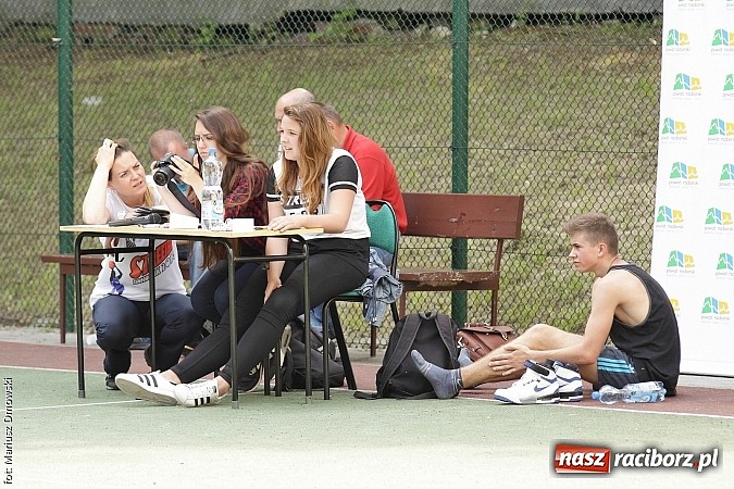 Zdjęcie w galerii na portalu naszraciborz.pl: ZSO 2 Abstynenci najlepsi w turnieju Streetball 2015 w Ekonomiku wiadomości z regionu