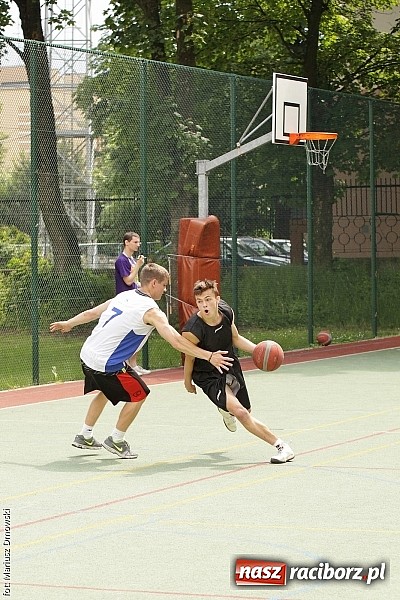 Zdjęcie w galerii na portalu naszraciborz.pl: ZSO 2 Abstynenci najlepsi w turnieju Streetball 2015 w Ekonomiku wiadomości z regionu