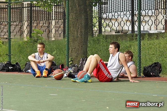 Zdjęcie w galerii na portalu naszraciborz.pl: ZSO 2 Abstynenci najlepsi w turnieju Streetball 2015 w Ekonomiku wiadomości z regionu
