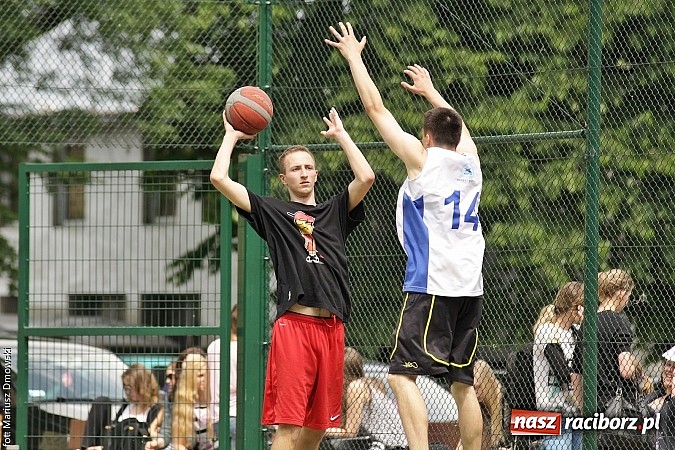 Zdjęcie w galerii na portalu naszraciborz.pl: ZSO 2 Abstynenci najlepsi w turnieju Streetball 2015 w Ekonomiku wiadomości z regionu