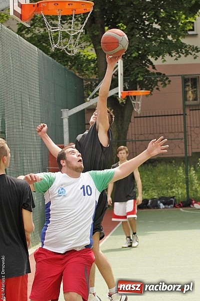 Zdjęcie w galerii na portalu naszraciborz.pl: ZSO 2 Abstynenci najlepsi w turnieju Streetball 2015 w Ekonomiku wiadomości z regionu