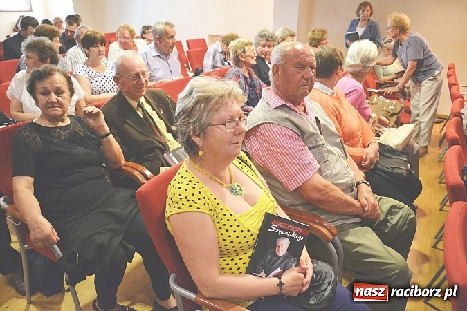 Zdjęcie w galerii na portalu naszraciborz.pl: Zapiski księdza Szywalskiego - prezentacja książki na zamku wiadomości z regionu