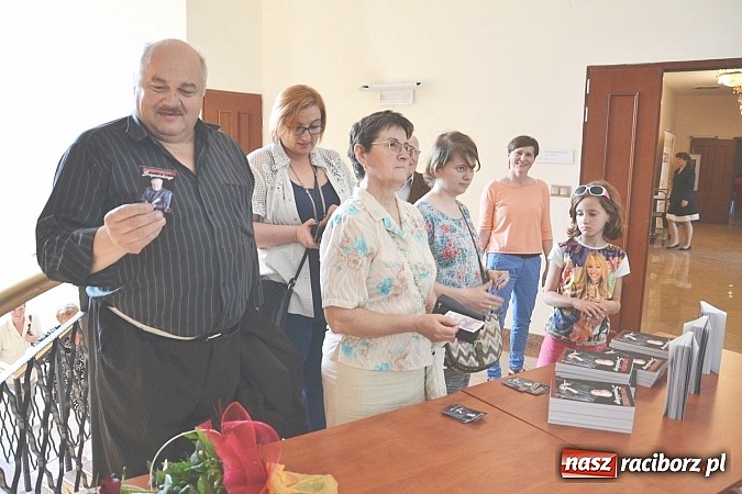 Zdjęcie w galerii na portalu naszraciborz.pl: Zapiski księdza Szywalskiego - prezentacja książki na zamku wiadomości z regionu