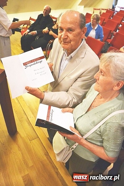 Zdjęcie w galerii na portalu naszraciborz.pl: Zapiski księdza Szywalskiego - prezentacja książki na zamku wiadomości z regionu