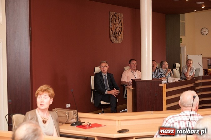 Zdjęcie w galerii na portalu naszraciborz.pl: Konsultacje społeczne w sprawie ul. Polnej. Miasto przedstawiło trzy propozycje, wybrano%u2026 piątą. Polna będzie jednokierunkowa? wiadomości z regionu