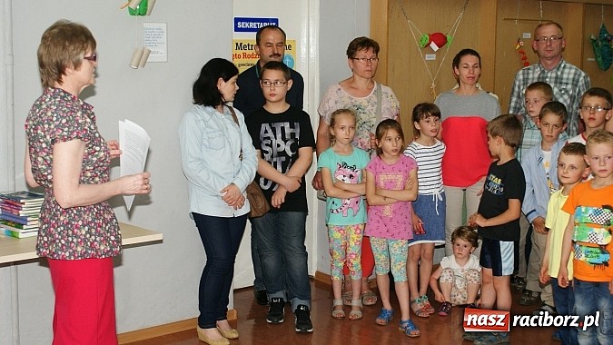 Zdjęcie w galerii na portalu naszraciborz.pl: W bibliotece nagrodzono twórców najpiękniejszych ekologicznych zabawek  wiadomości z regionu