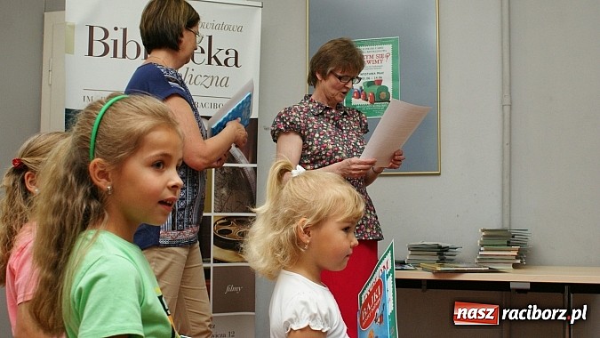 Zdjęcie w galerii na portalu naszraciborz.pl: W bibliotece nagrodzono twórców najpiękniejszych ekologicznych zabawek  wiadomości z regionu