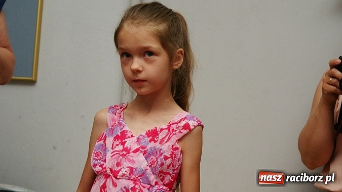 Zdjęcie w galerii na portalu naszraciborz.pl: W bibliotece nagrodzono twórców najpiękniejszych ekologicznych zabawek  wiadomości z regionu