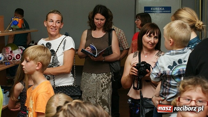 Zdjęcie w galerii na portalu naszraciborz.pl: W bibliotece nagrodzono twórców najpiękniejszych ekologicznych zabawek  wiadomości z regionu