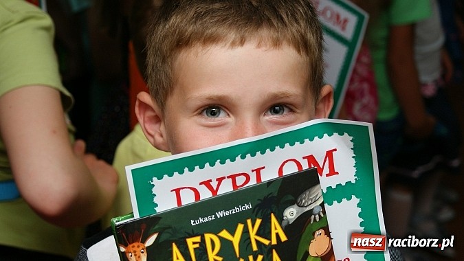 Zdjęcie w galerii na portalu naszraciborz.pl: W bibliotece nagrodzono twórców najpiękniejszych ekologicznych zabawek  wiadomości z regionu