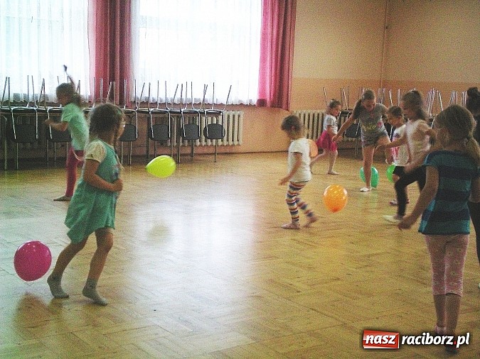 Zdjęcie w galerii na portalu naszraciborz.pl: Dzień Dziecka w DK Bojan&oacute;w wiadomości z regionu