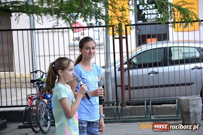Zdjęcie w galerii na portalu naszraciborz.pl: Piknik rodzinny w SP4 wiadomości z regionu