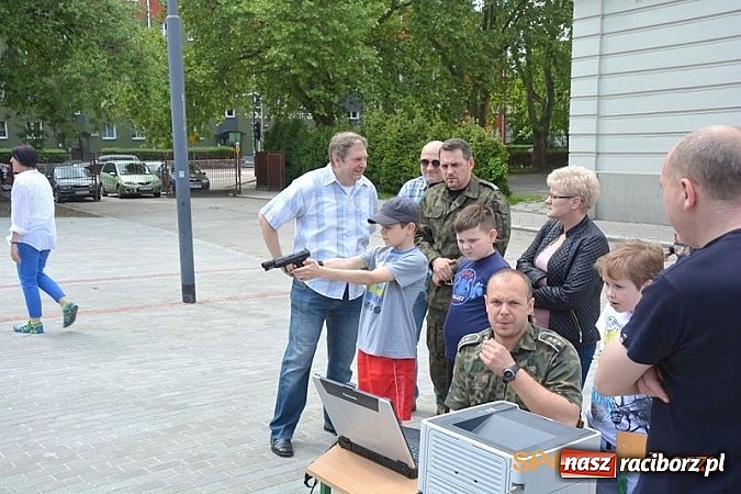 Zdjęcie w galerii na portalu naszraciborz.pl: Piknik rodzinny w SP4 wiadomości z regionu