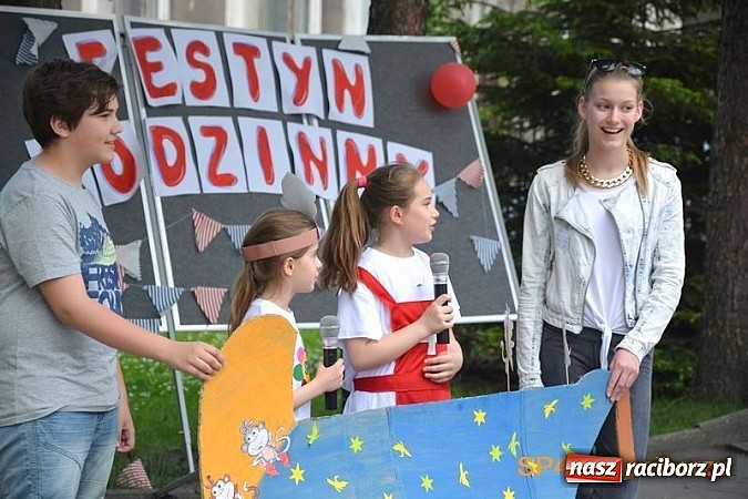 Zdjęcie w galerii na portalu naszraciborz.pl: Piknik rodzinny w SP4 wiadomości z regionu