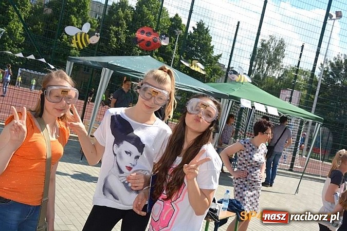 Zdjęcie w galerii na portalu naszraciborz.pl: Piknik rodzinny w SP4 wiadomości z regionu