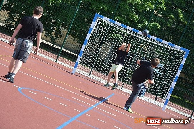 Zdjęcie w galerii na portalu naszraciborz.pl: Piknik rodzinny w SP4 wiadomości z regionu