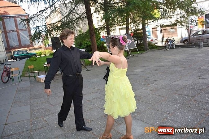 Zdjęcie w galerii na portalu naszraciborz.pl: Piknik rodzinny w SP4 wiadomości z regionu