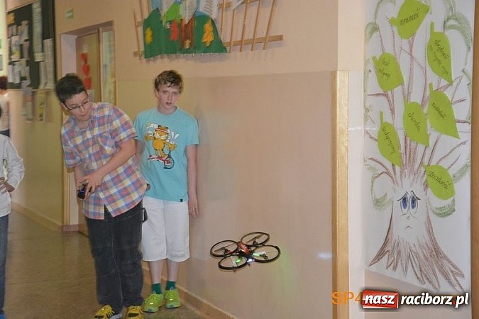 Zdjęcie w galerii na portalu naszraciborz.pl: Piknik rodzinny w SP4 wiadomości z regionu