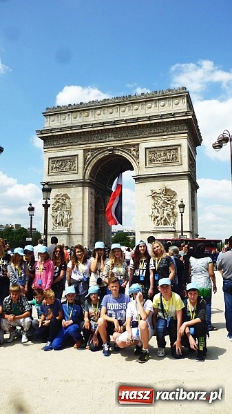 Zdjęcie w galerii na portalu naszraciborz.pl: Kuźniańscy uczniowie w Paryżu wiadomości z regionu