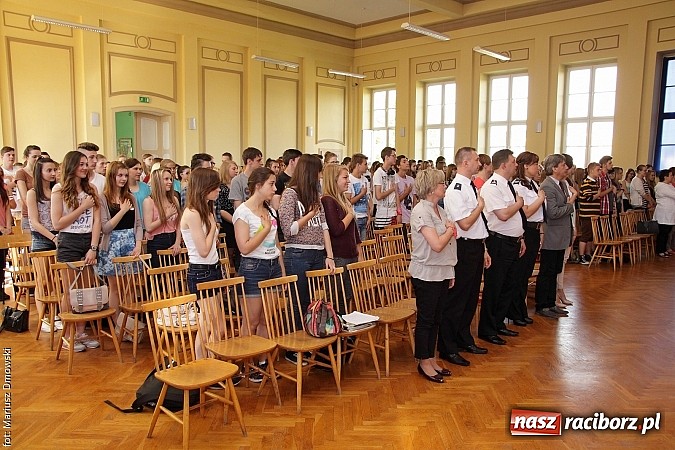 Zdjęcie w galerii na portalu naszraciborz.pl: Młodzież ZSE spotkała się z wokalistą Oddziału Zamkniętego  wiadomości z regionu