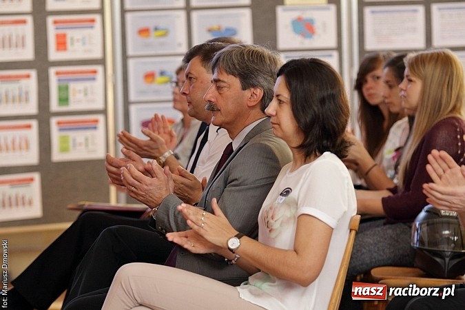 Zdjęcie w galerii na portalu naszraciborz.pl: Młodzież ZSE spotkała się z wokalistą Oddziału Zamkniętego  wiadomości z regionu