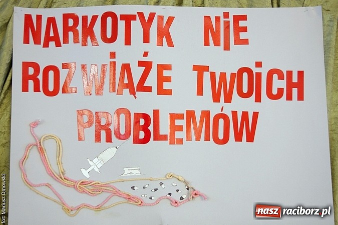 Zdjęcie w galerii na portalu naszraciborz.pl: Młodzież ZSE spotkała się z wokalistą Oddziału Zamkniętego  wiadomości z regionu