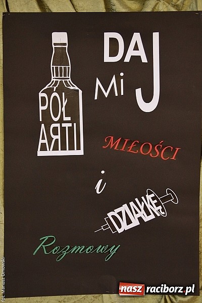 Zdjęcie w galerii na portalu naszraciborz.pl: Młodzież ZSE spotkała się z wokalistą Oddziału Zamkniętego  wiadomości z regionu