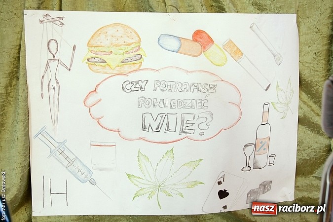 Zdjęcie w galerii na portalu naszraciborz.pl: Młodzież ZSE spotkała się z wokalistą Oddziału Zamkniętego  wiadomości z regionu