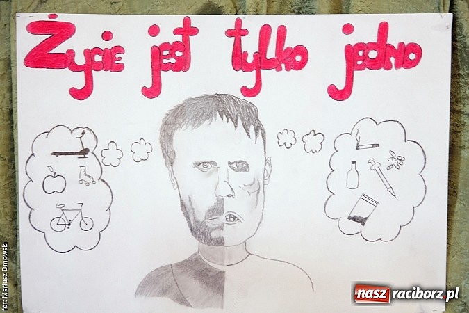 Zdjęcie w galerii na portalu naszraciborz.pl: Młodzież ZSE spotkała się z wokalistą Oddziału Zamkniętego  wiadomości z regionu