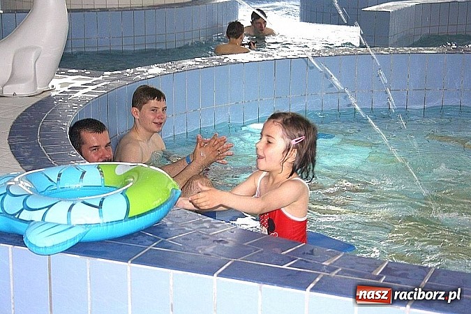Zdjęcie w galerii na portalu naszraciborz.pl: Wodny tor przeszkód, mecze i nagrody. W aquaparku na sportowo świętowano Dzień Dziecka wiadomości z regionu