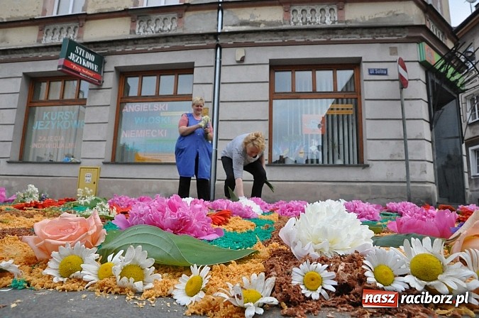 Zdjęcie w galerii na portalu naszraciborz.pl: Piękna Elizabeth z ulicy Solnej  wiadomości z regionu