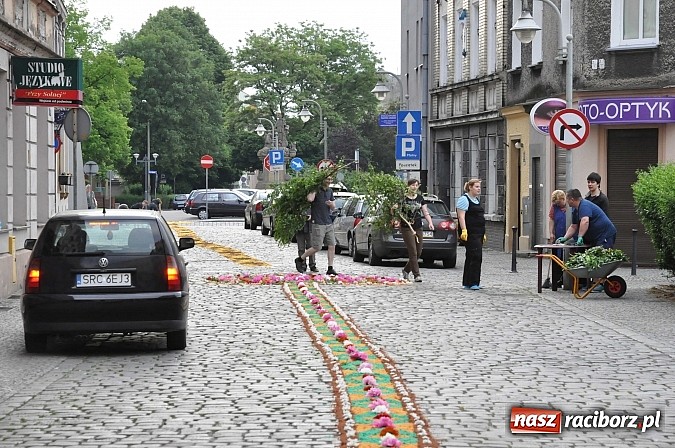 Zdjęcie w galerii na portalu naszraciborz.pl: Piękna Elizabeth z ulicy Solnej  wiadomości z regionu