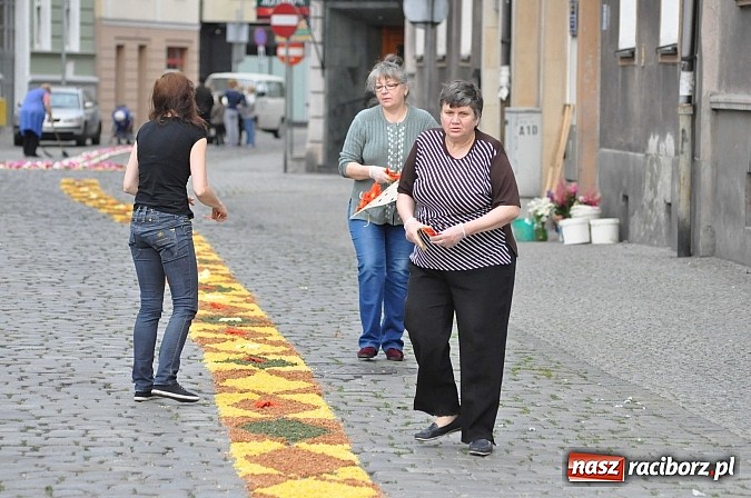Zdjęcie w galerii na portalu naszraciborz.pl: Piękna Elizabeth z ulicy Solnej  wiadomości z regionu